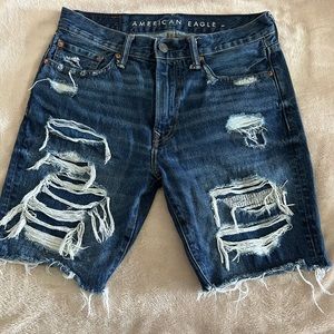 American Eagle men’s ripped jean shorts size 30.